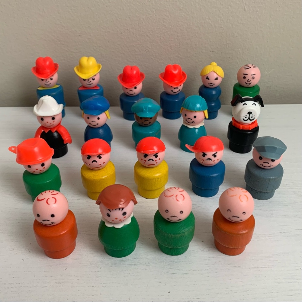 Vintage Fisher-Price Little People Lot of 20 Figures Wooden Body Plastic Head